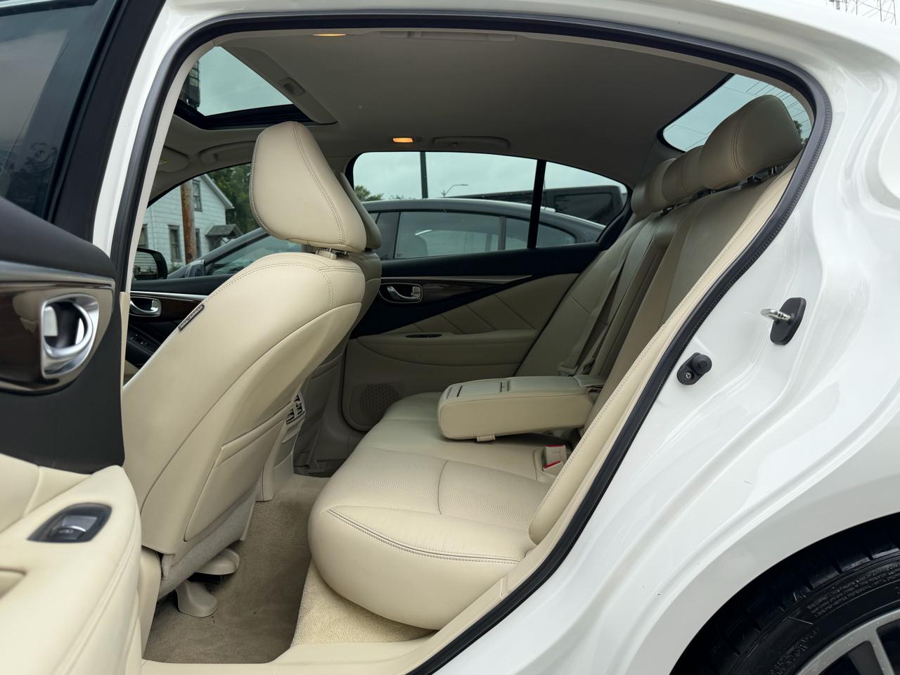 2015 INFINITI Q50 Premium - Photo 20