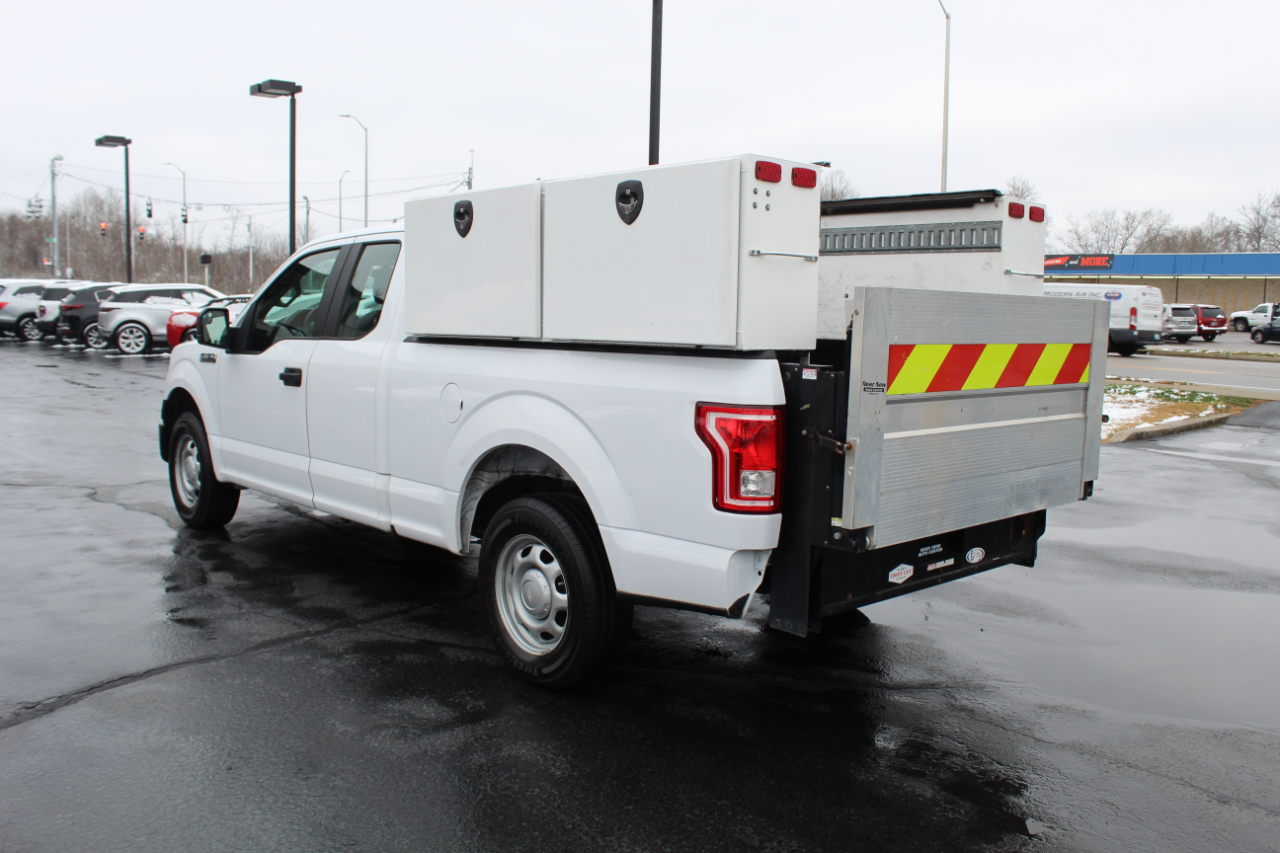 Ford F-150 XL SuperCab 2WD 2017