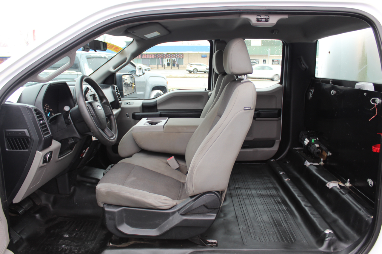 Ford F-150 XL SuperCab 2WD 2017