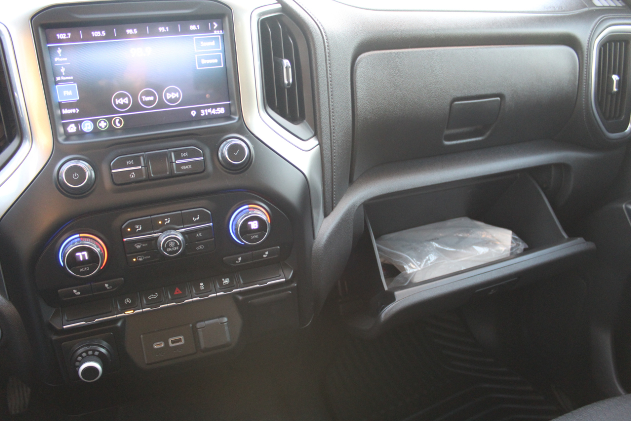 Chevrolet Silverado 1500 4WD Crew Cab 147" LT 2020