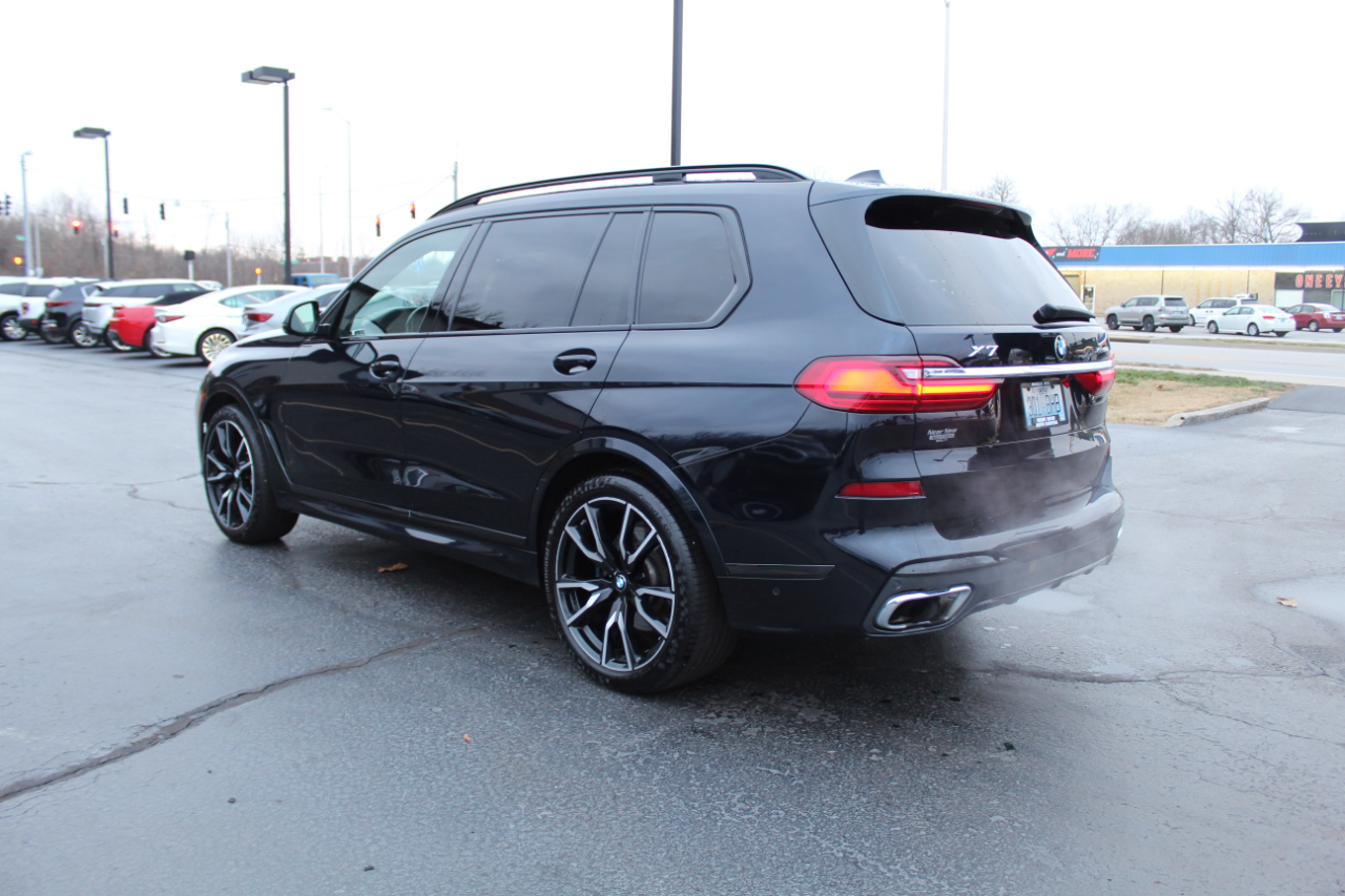 BMW X7 xDrive50i Sports Activity Vehicle 2019