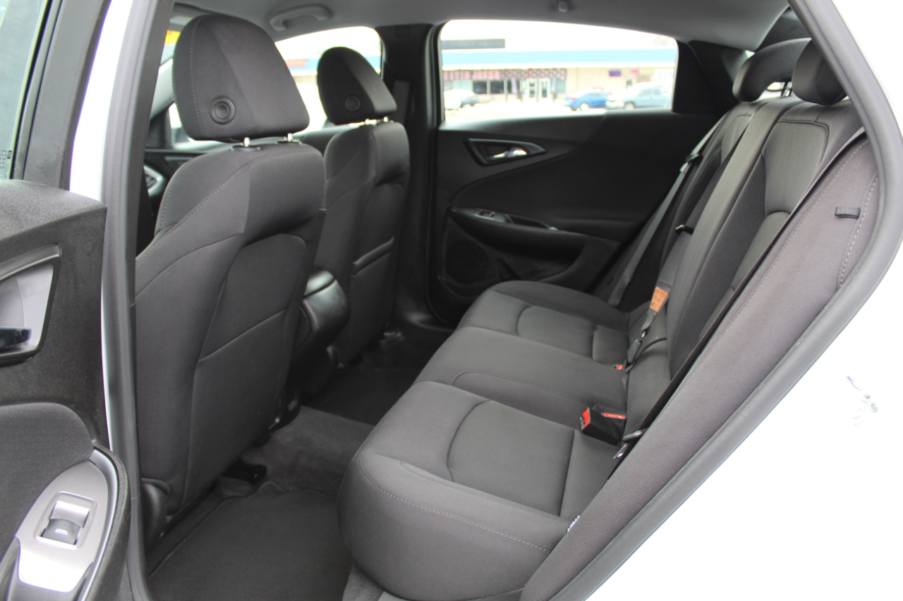 Chevrolet Malibu 4dr Sdn LS w/1FL 2024