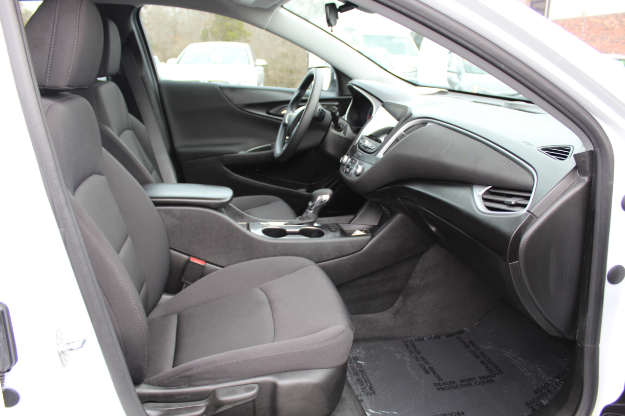 Chevrolet Malibu 4dr Sdn LS w/1FL 2024