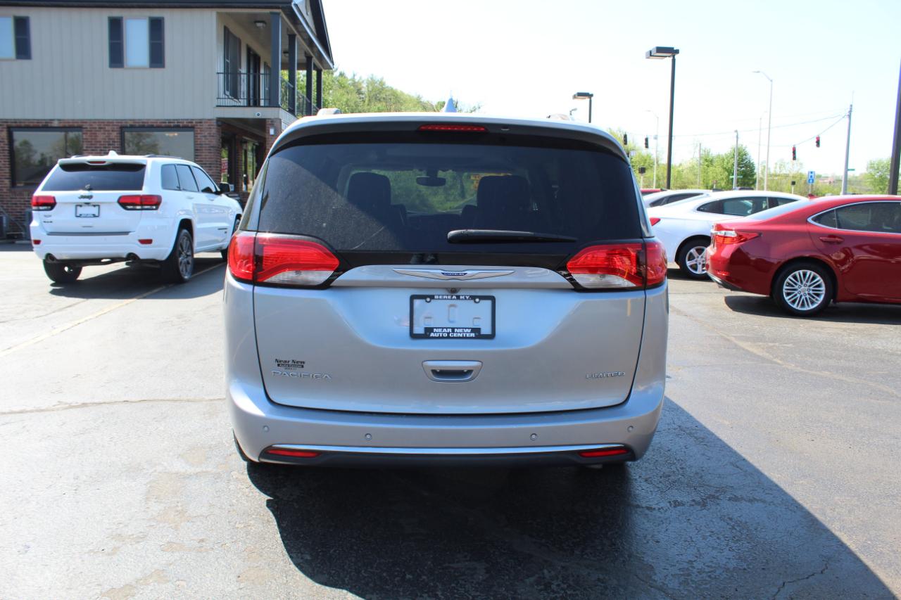 Chrysler Pacifica Limited FWD 2019