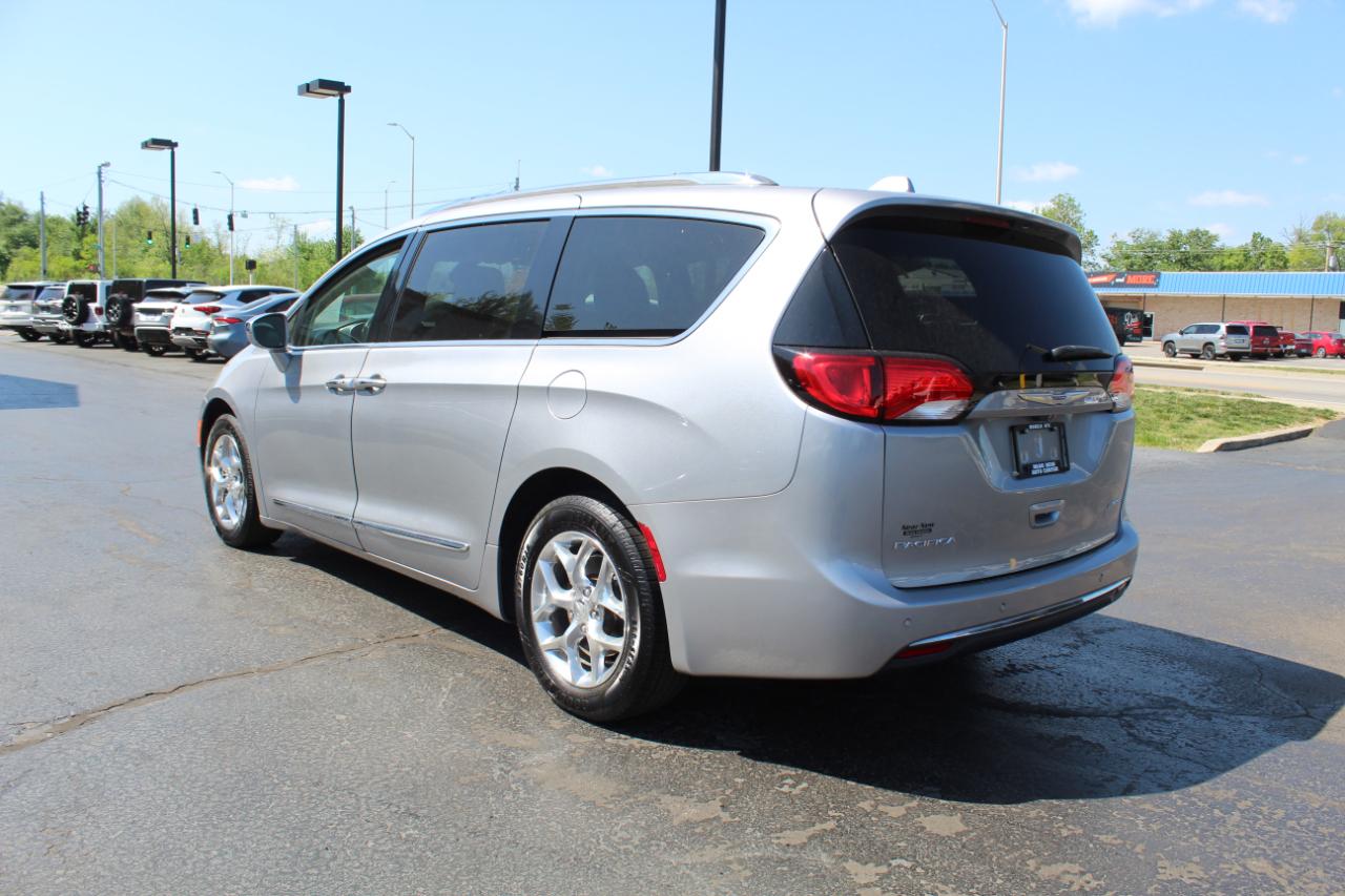 Chrysler Pacifica Limited FWD 2019