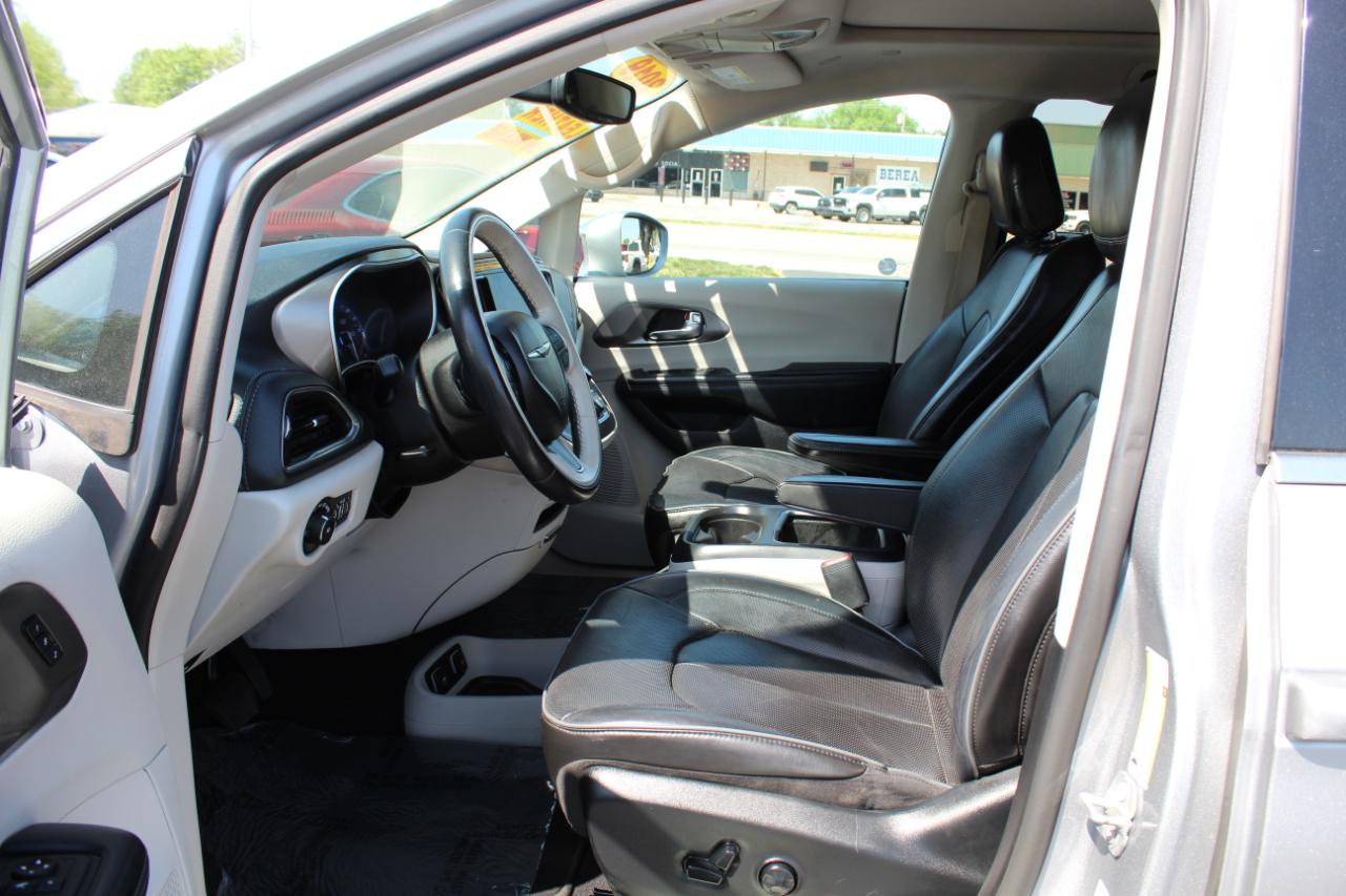 Chrysler Pacifica Limited FWD 2019