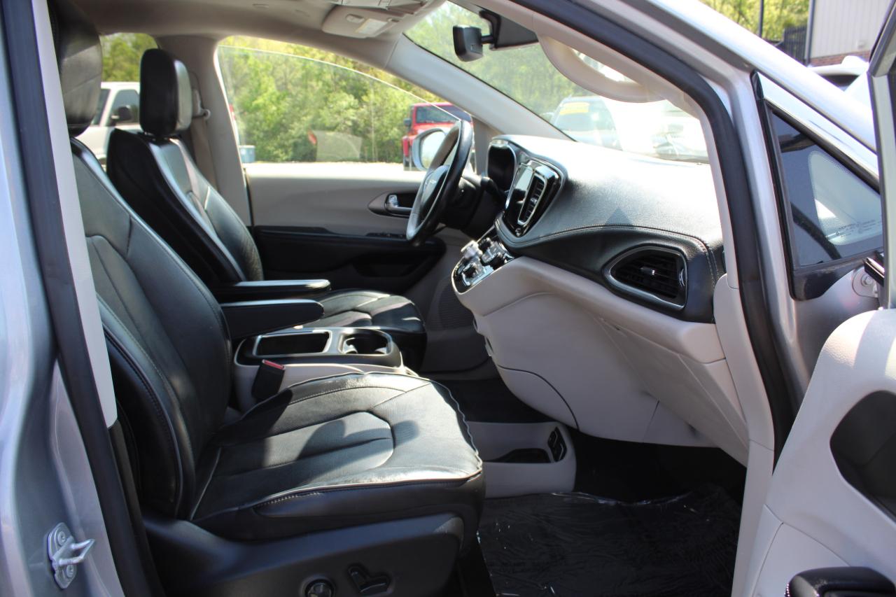 Chrysler Pacifica Limited FWD 2019