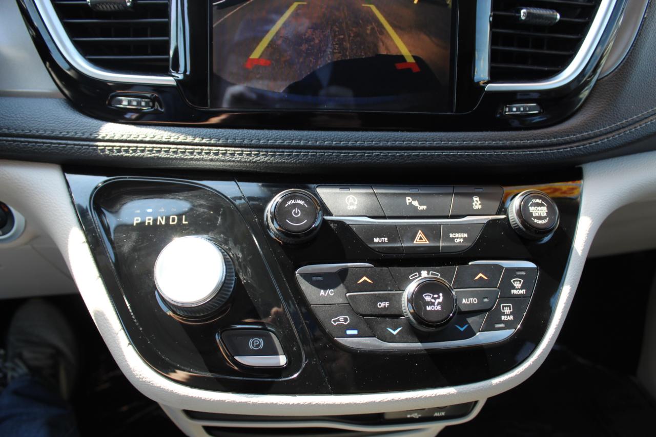 Chrysler Pacifica Limited FWD 2019