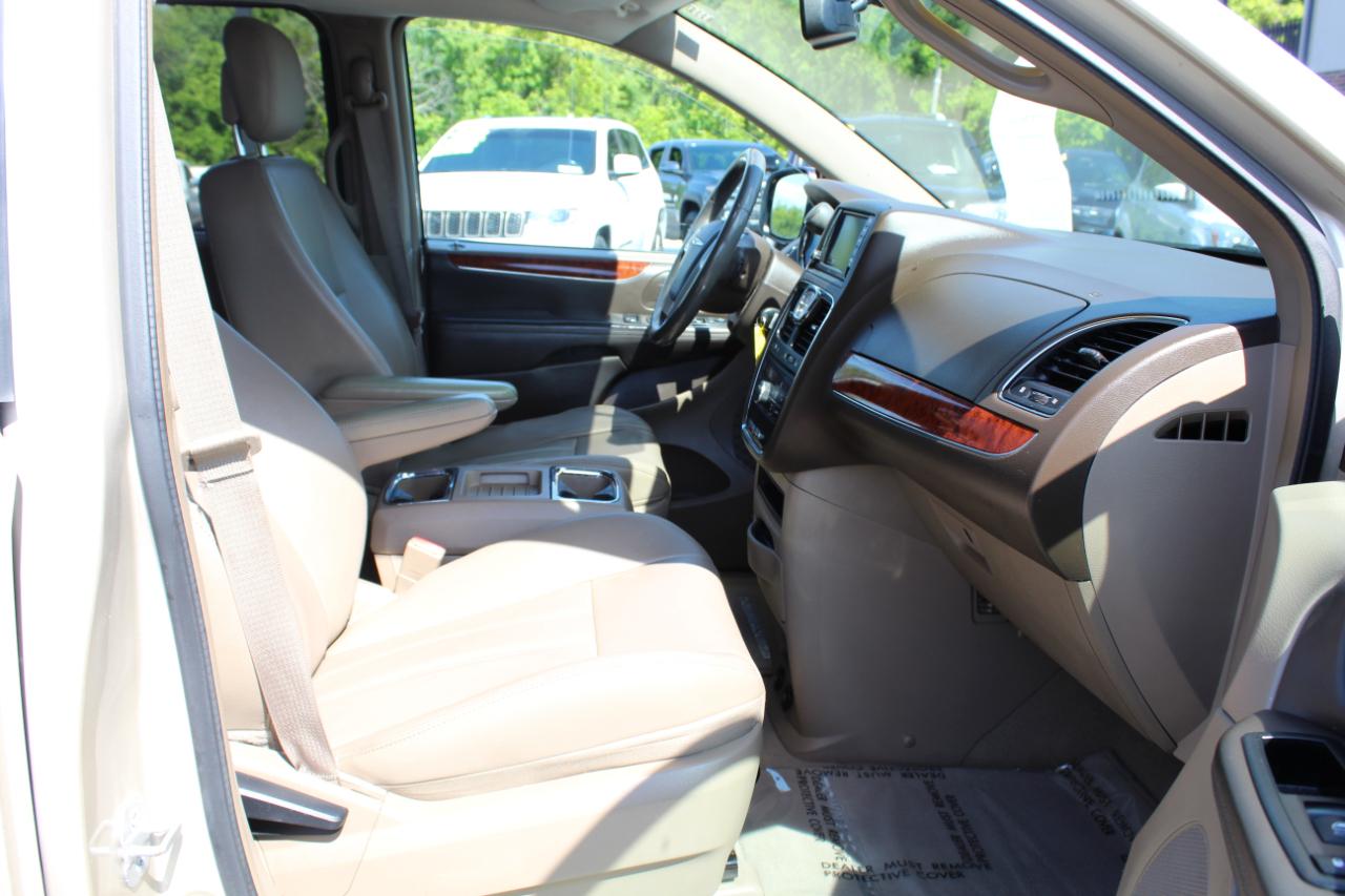 Chrysler Town & Country 4dr Wgn Touring 2014