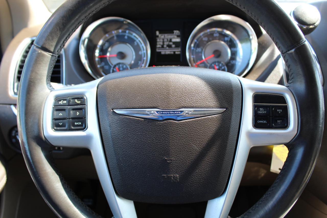 Chrysler Town & Country 4dr Wgn Touring 2014