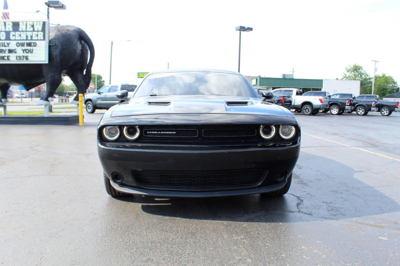 Dodge Challenger SXT RWD 2019