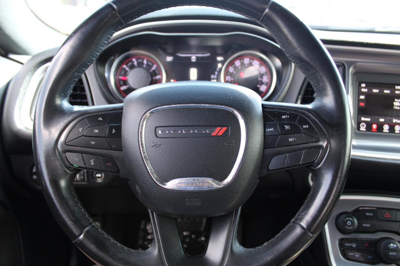 Dodge Challenger SXT RWD 2019