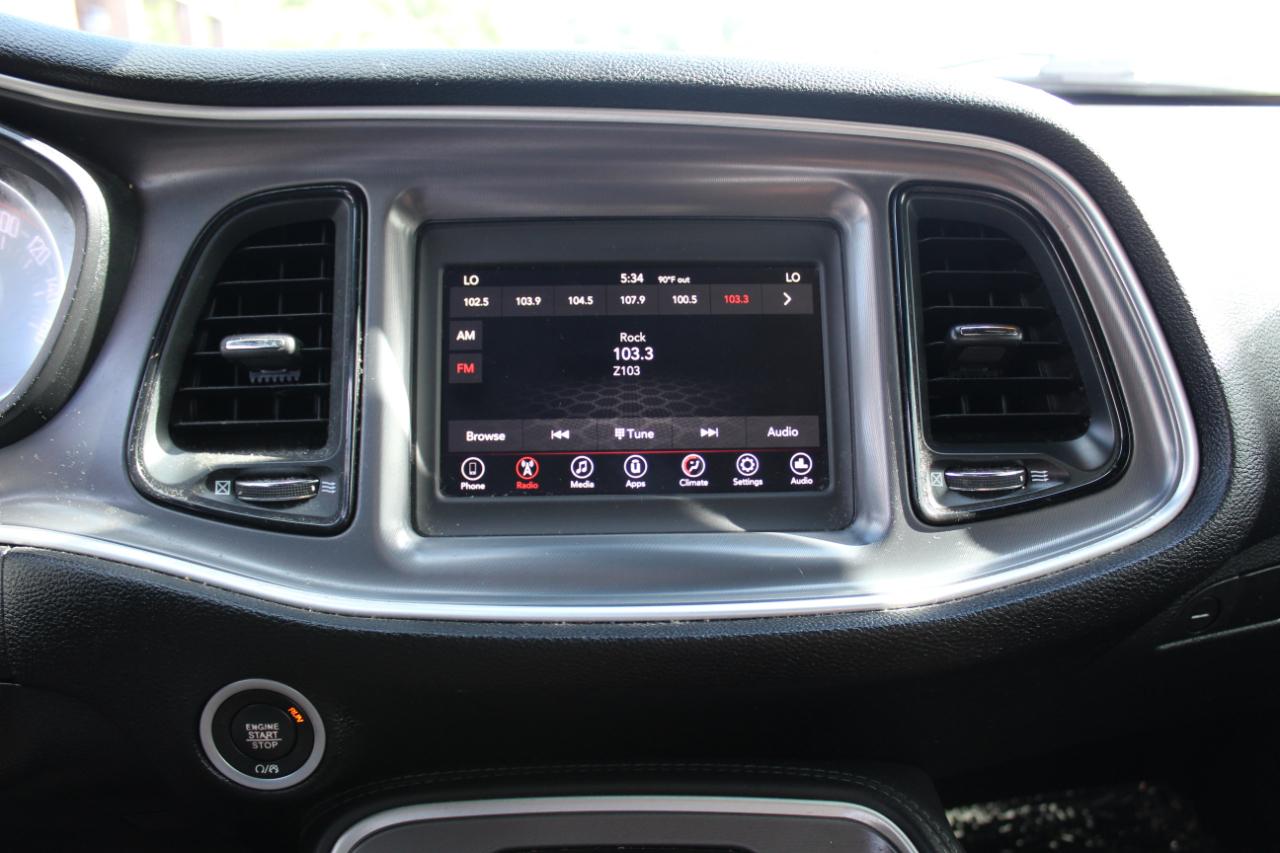 Dodge Challenger SXT RWD 2019