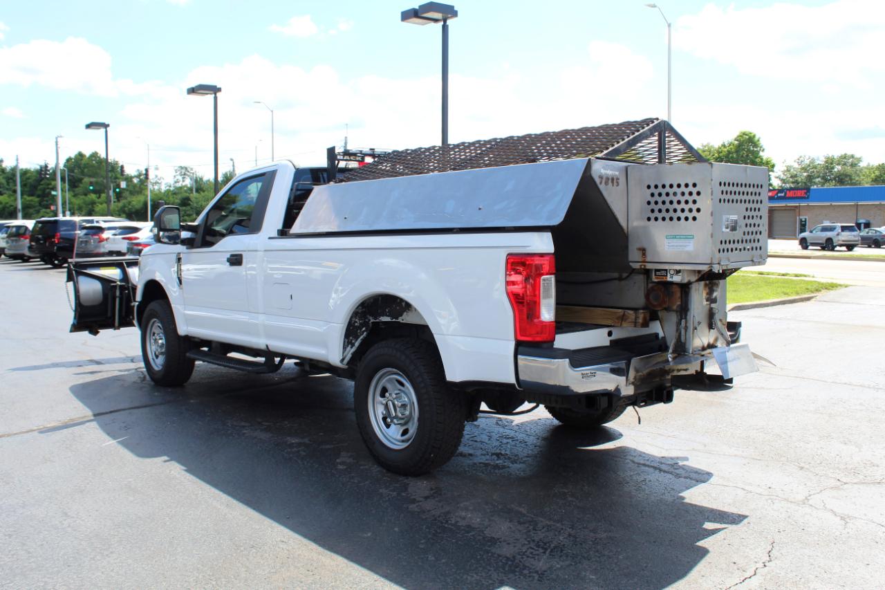 Ford Super Duty F-350 SRW XLT 4WD Reg Cab 8' Box 2018