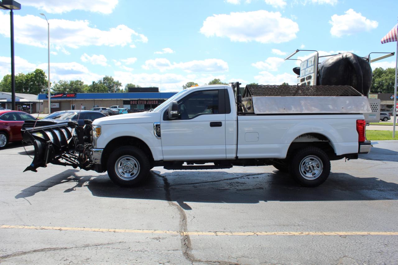 Ford Super Duty F-350 SRW XLT 4WD Reg Cab 8' Box 2018