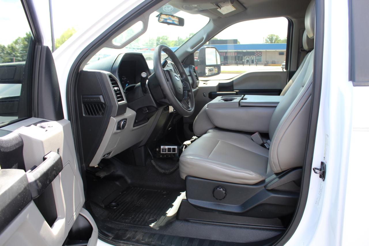 Ford Super Duty F-350 SRW XLT 4WD Reg Cab 8' Box 2018