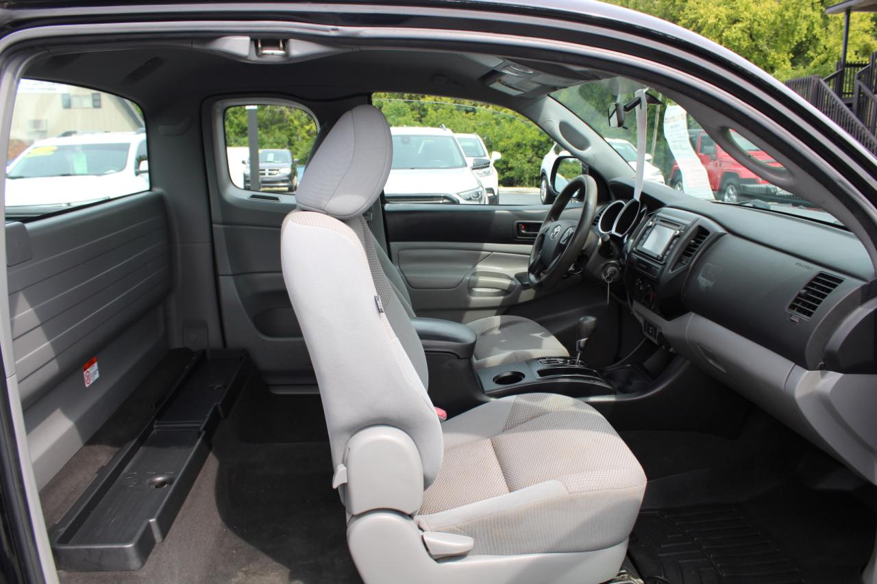 Toyota Tacoma 4WD Access Cab I4 AT (Natl) 2015