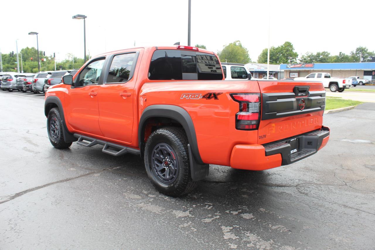 Nissan Frontier Crew Cab 4x4 PRO-4X 2025