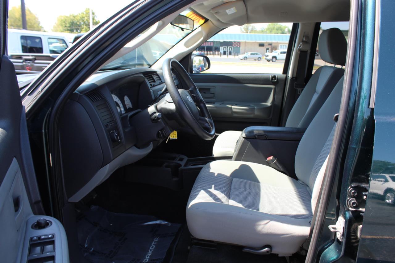 RAM Dakota 2WD Crew Cab Bighorn/Lonestar 2011