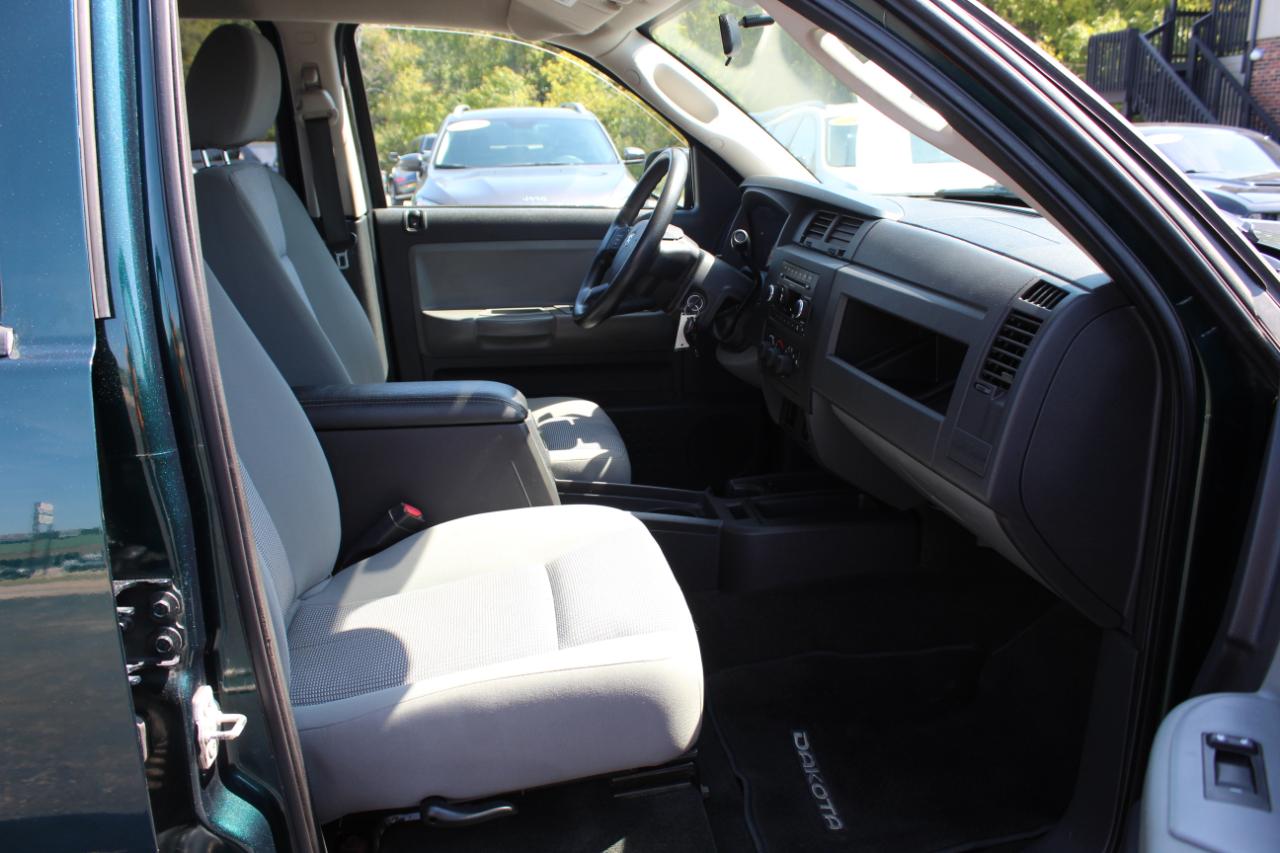 RAM Dakota 2WD Crew Cab Bighorn/Lonestar 2011