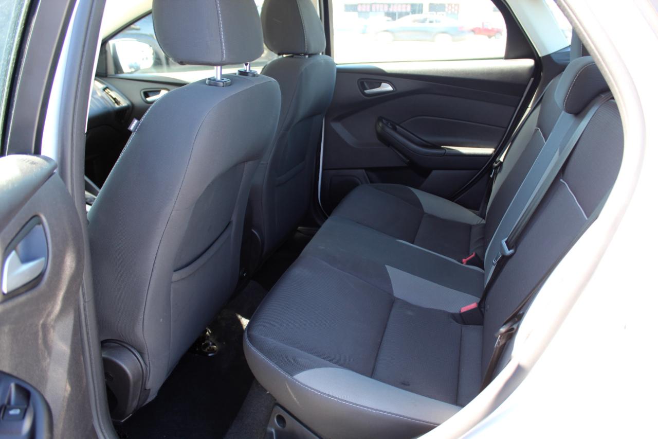 Ford Focus 4dr Sdn SE 2014