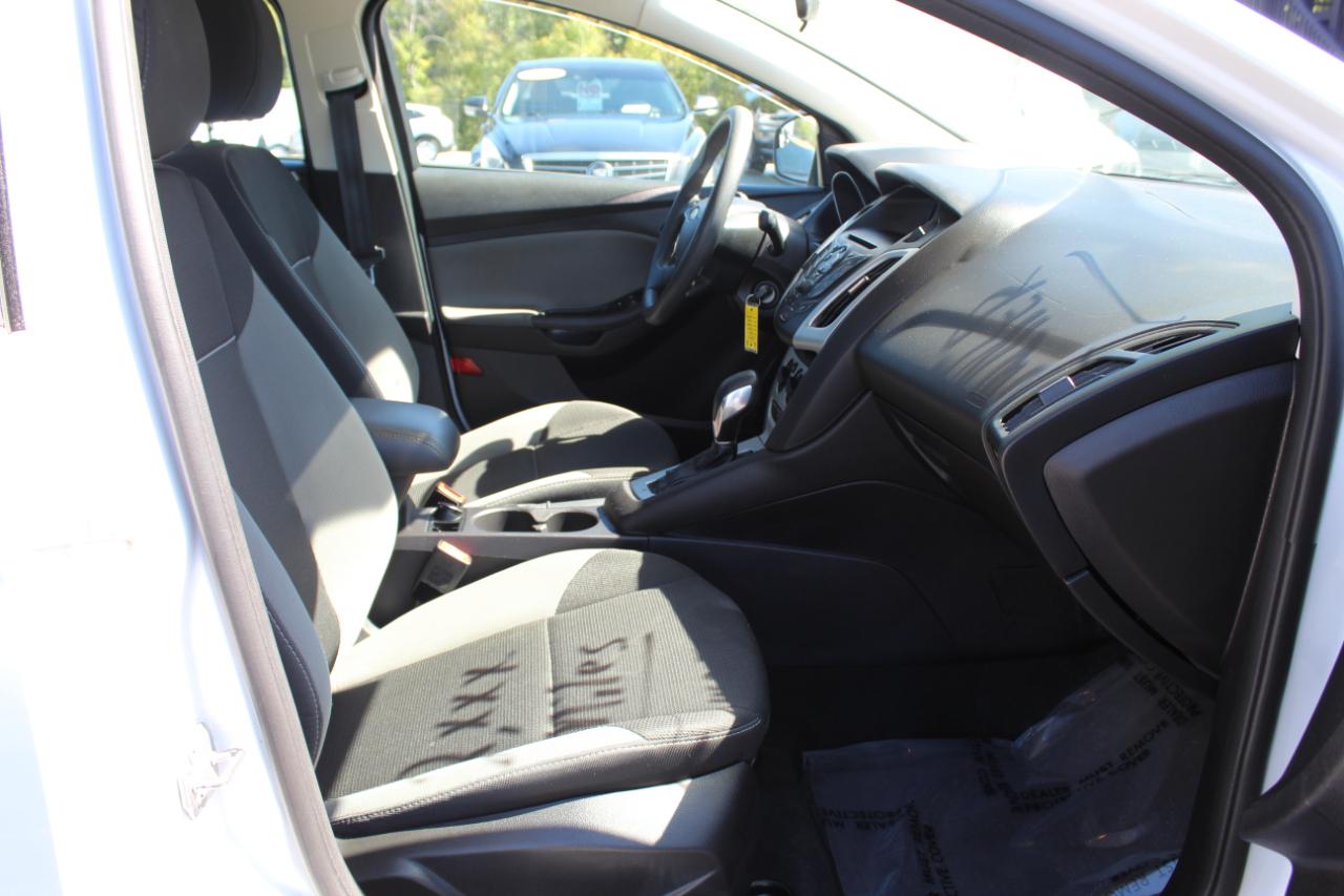 Ford Focus 4dr Sdn SE 2014