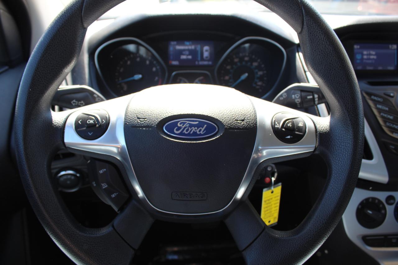 Ford Focus 4dr Sdn SE 2014