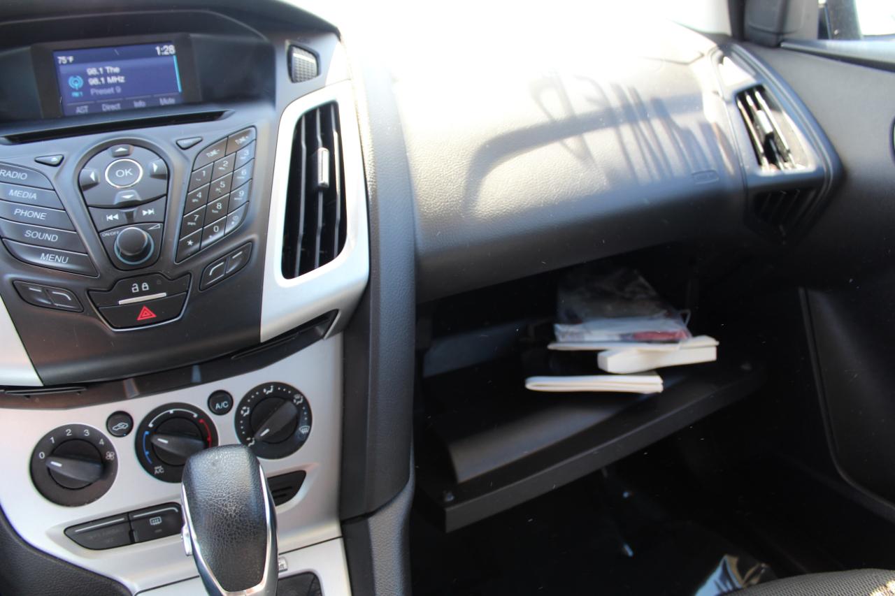 Ford Focus 4dr Sdn SE 2014
