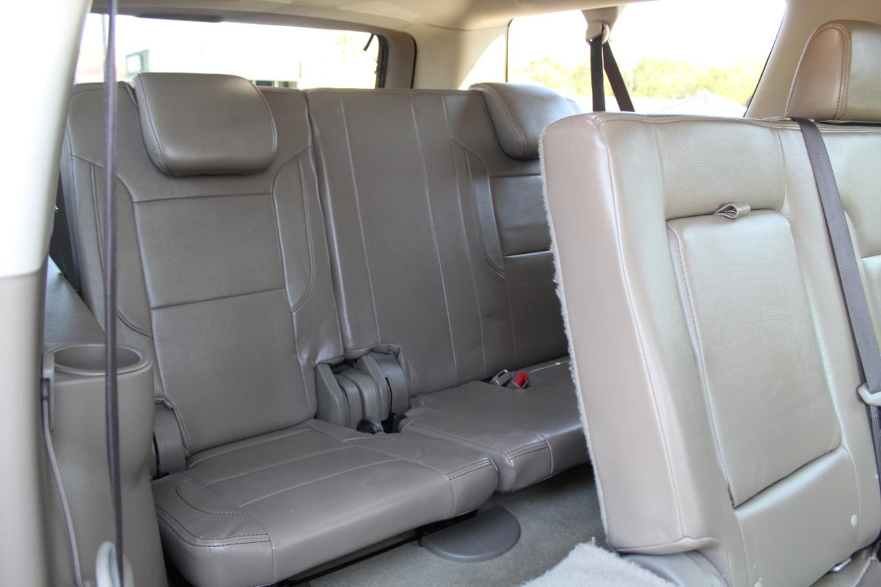 Chevrolet Suburban 4WD 4dr 1500 LS 2017