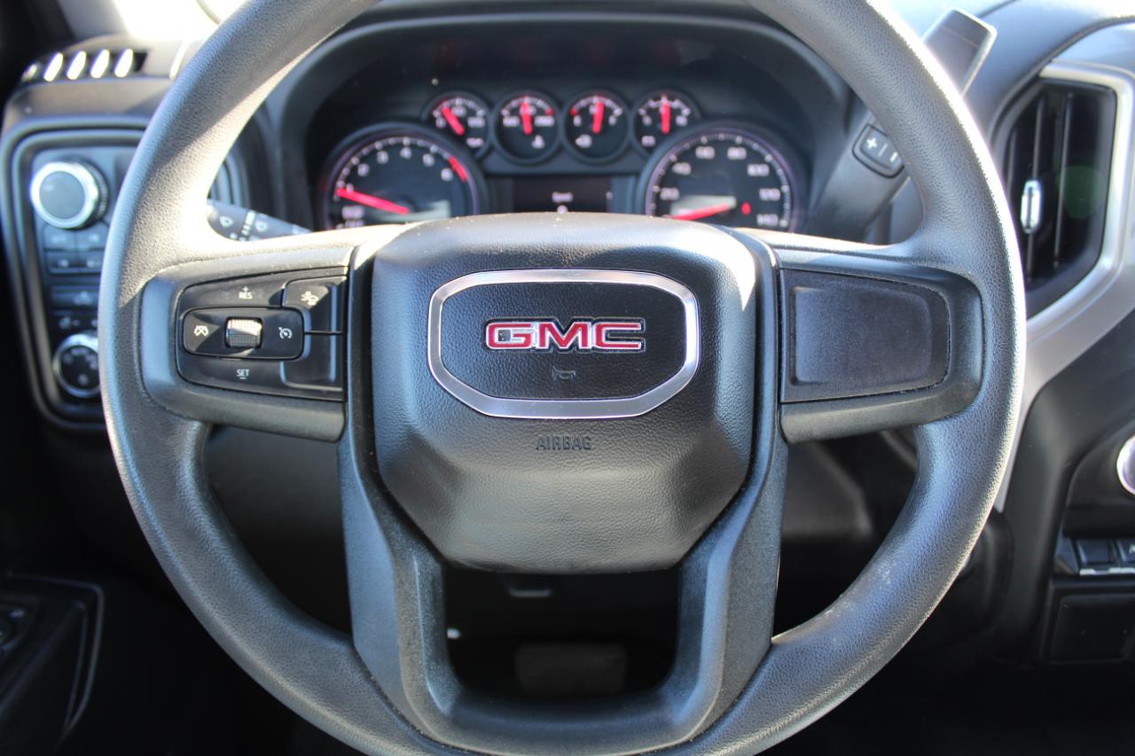 GMC Sierra 1500 4WD Crew Cab 147" Pro 2024