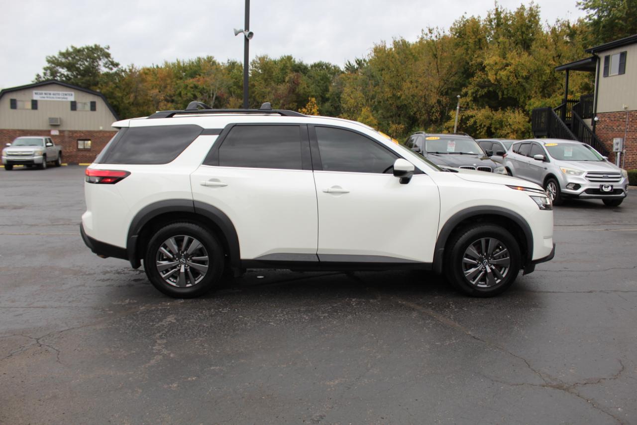 Nissan Pathfinder SV 2WD 2022