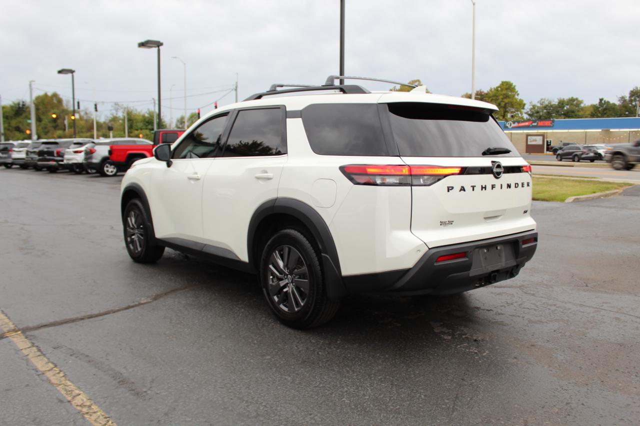 Nissan Pathfinder SV 2WD 2022