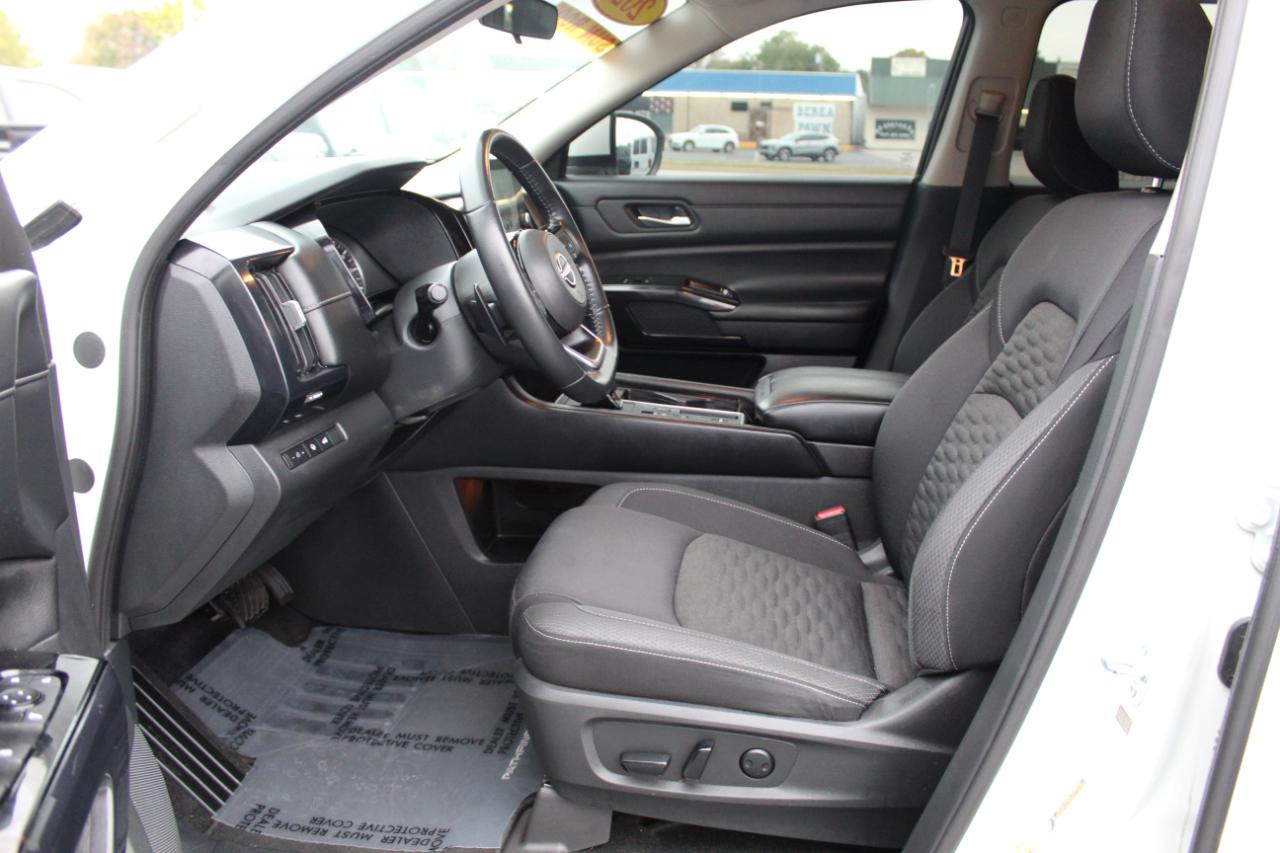 Nissan Pathfinder SV 2WD 2022
