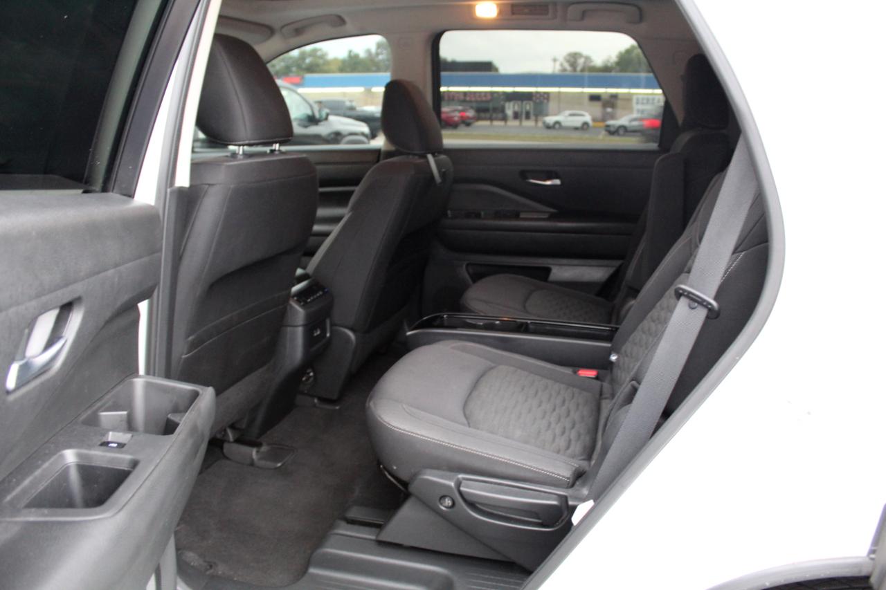 Nissan Pathfinder SV 2WD 2022