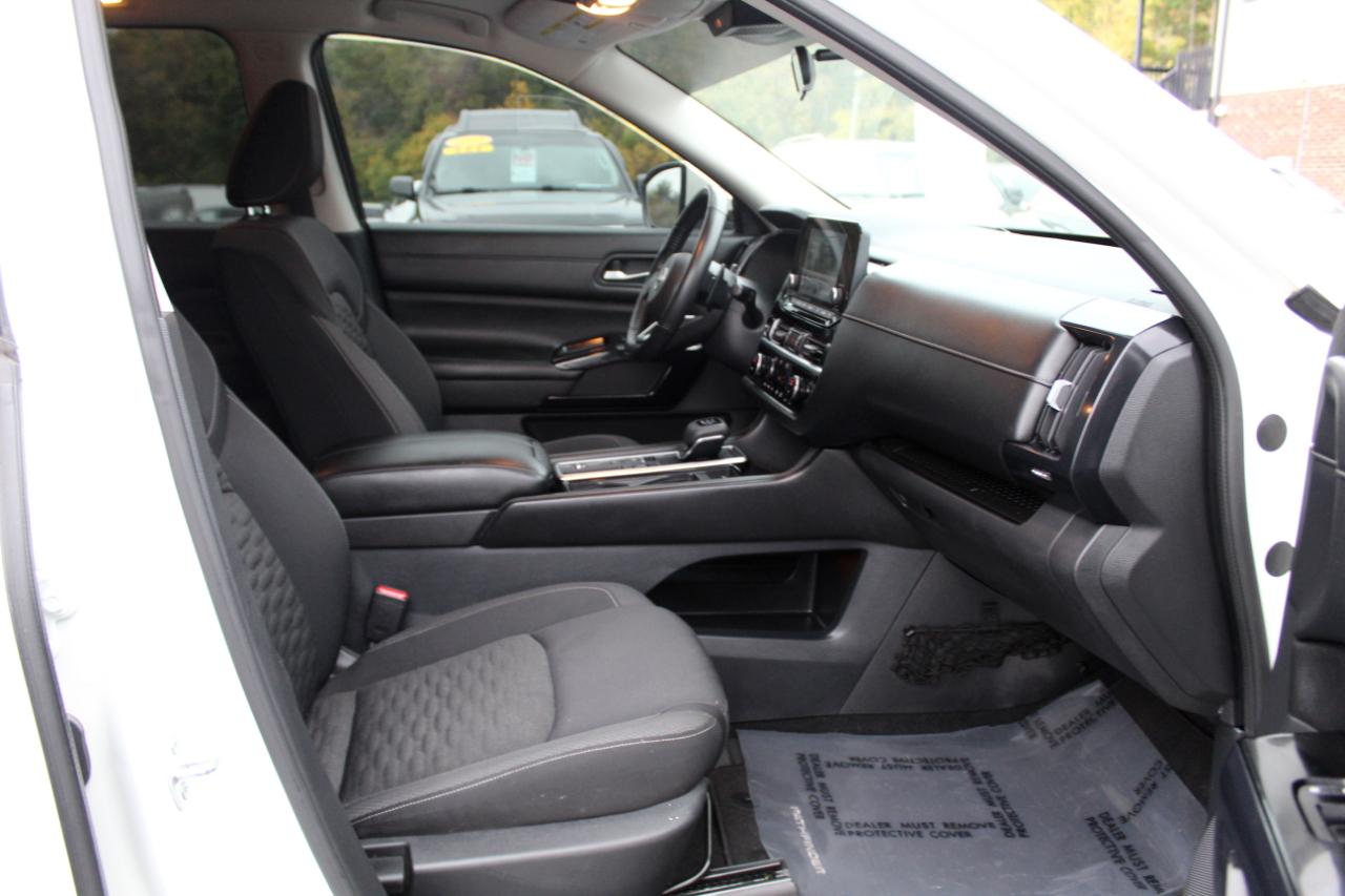 Nissan Pathfinder SV 2WD 2022