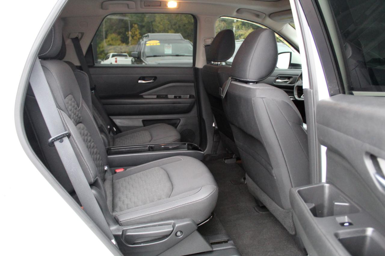 Nissan Pathfinder SV 2WD 2022