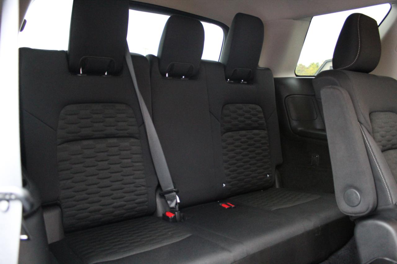 Nissan Pathfinder SV 2WD 2022