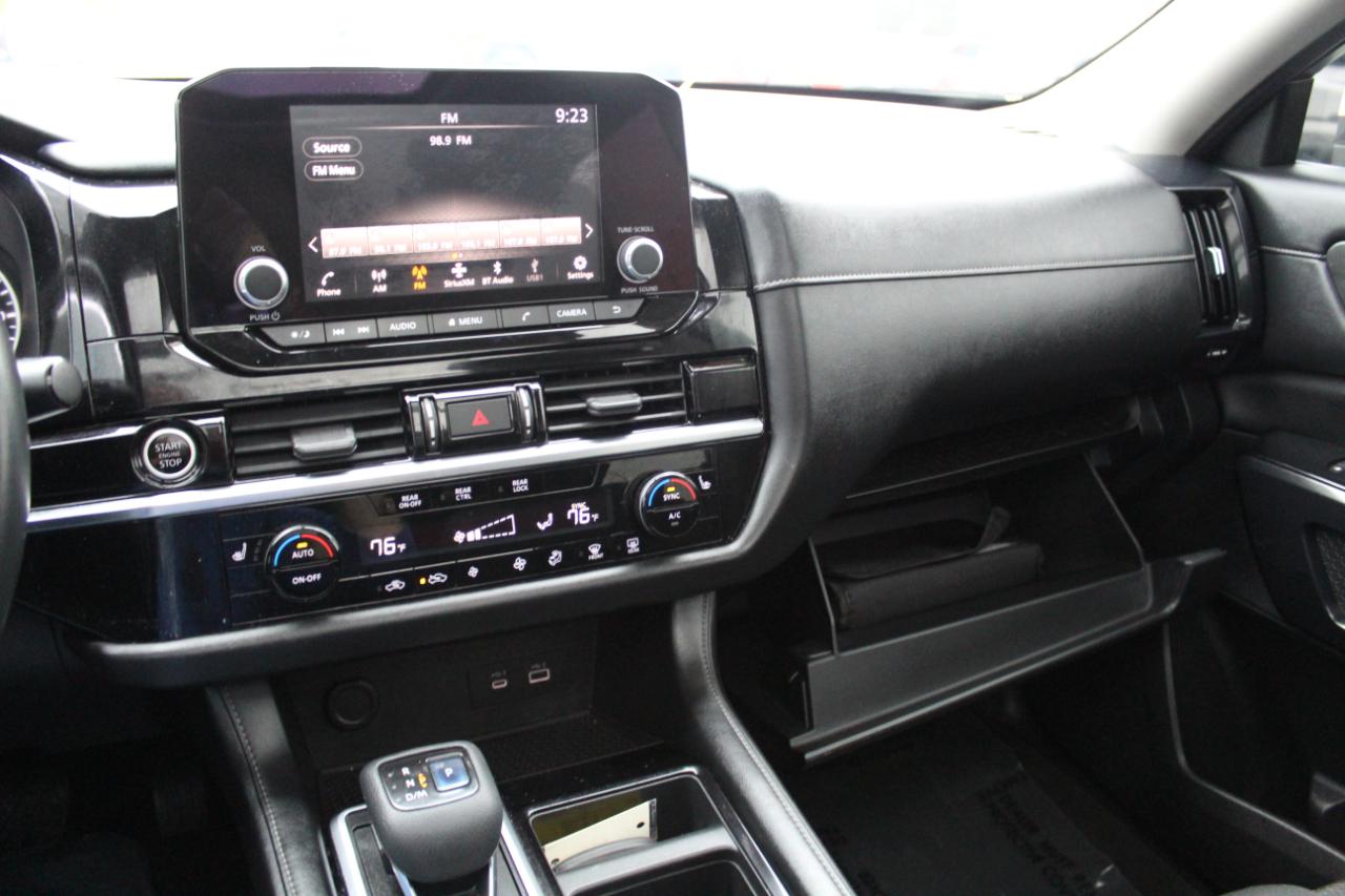 Nissan Pathfinder SV 2WD 2022