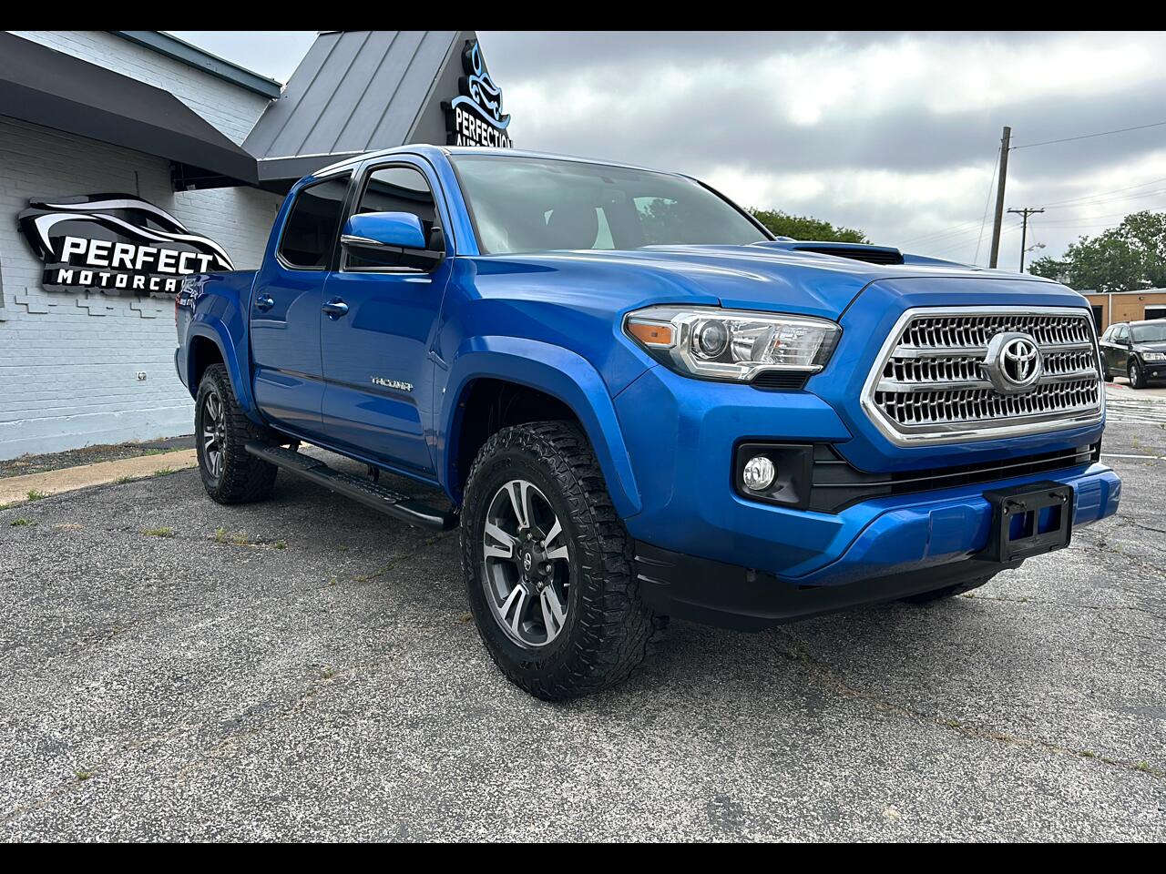 2017 Toyota Tacoma SR5 Double Cab Long Bed V6 6AT 2WD