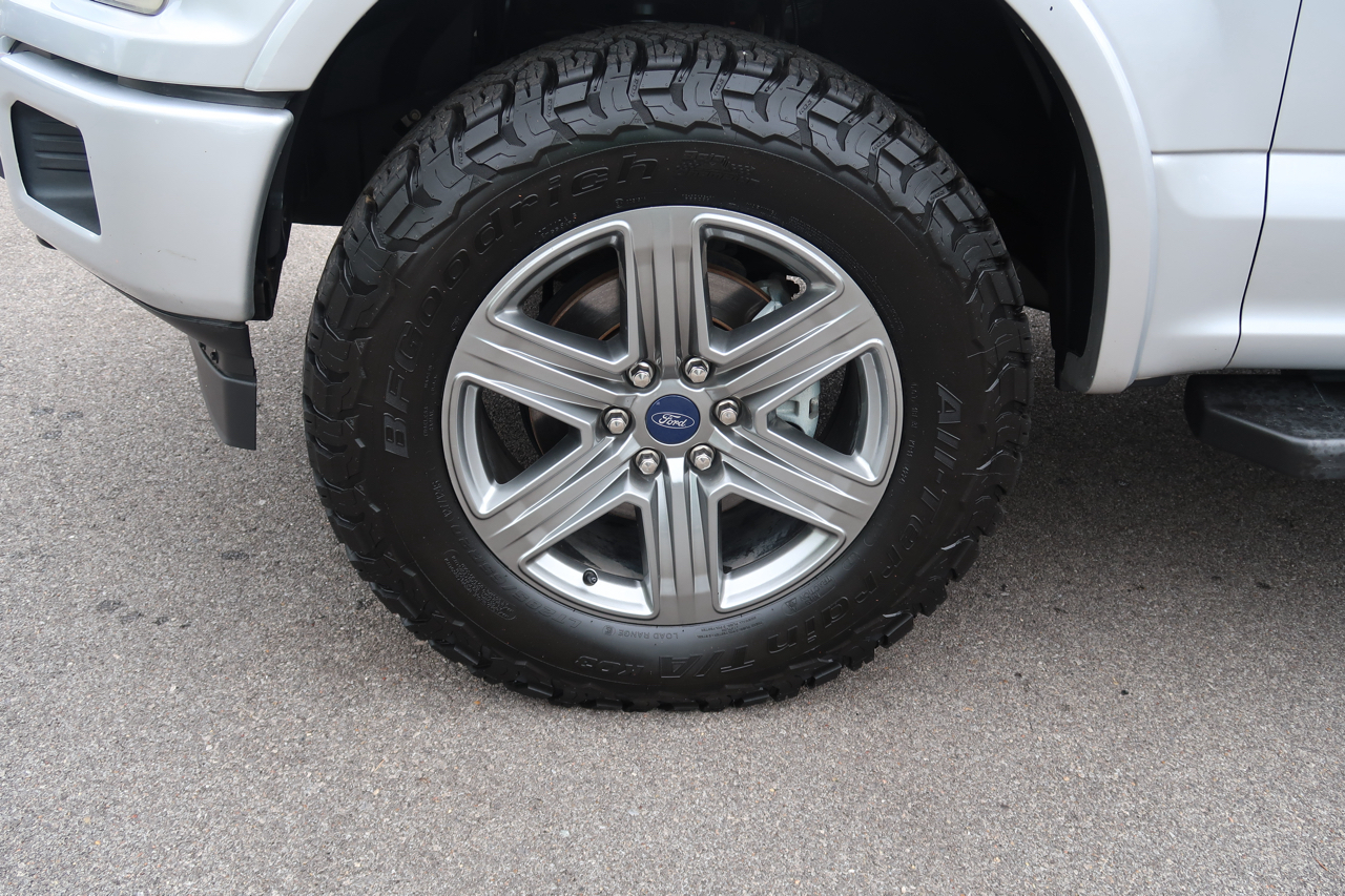 Ford F-150 Lariat 4WD SuperCrew 5.5' Box 2019 Ford F-150 Lariat 4WD SuperCrew 5.5' Box 2019