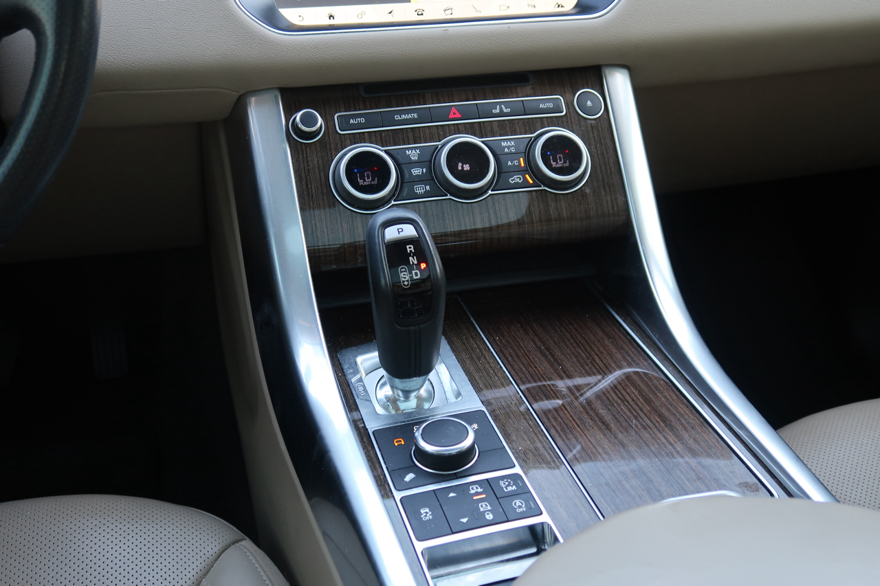 Land Rover Range Rover Sport Td6 Diesel HSE 2017 Land Rover Range Rover Sport Td6 Diesel HSE 2017