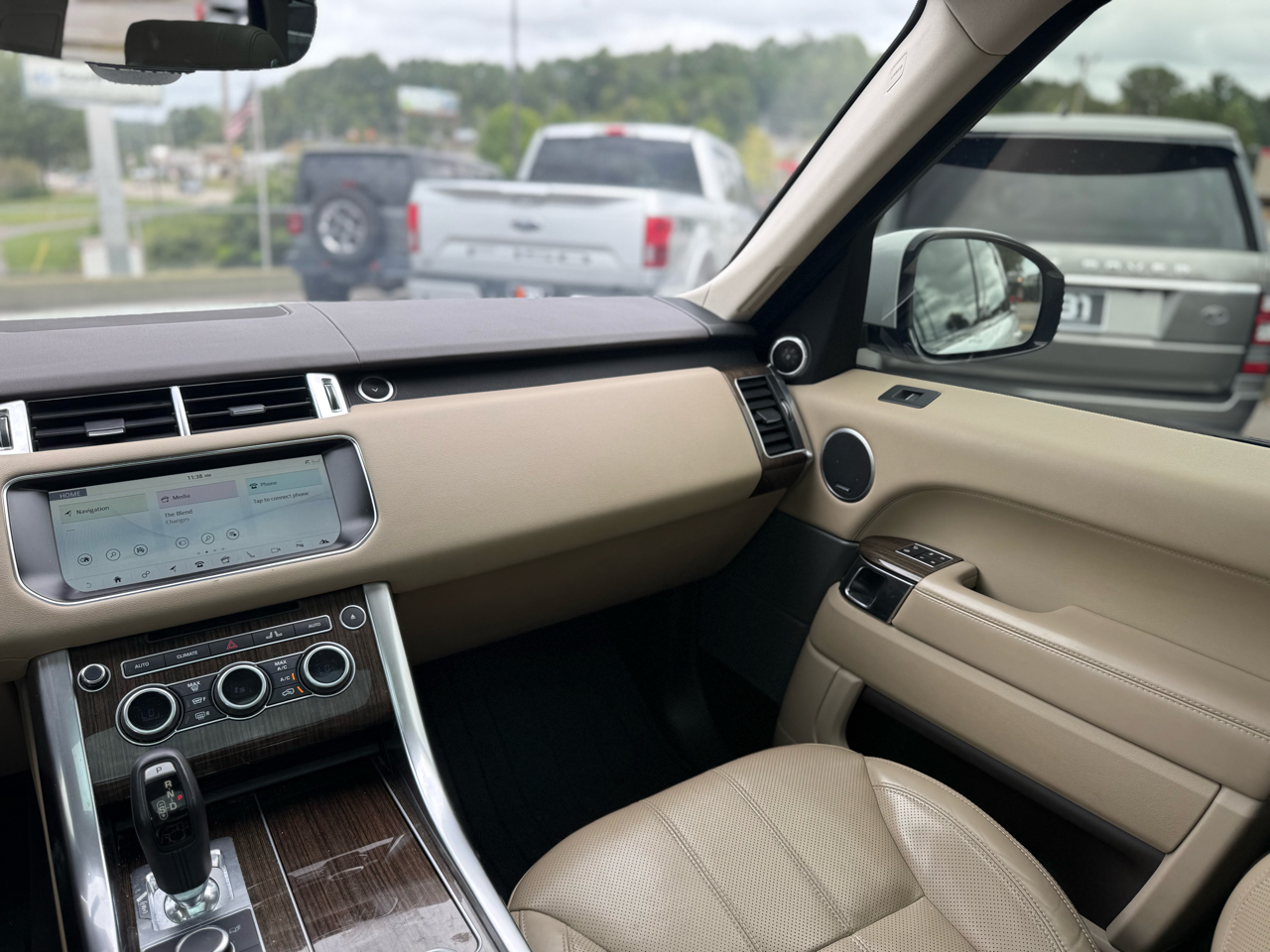 Land Rover Range Rover Sport Td6 Diesel HSE 2017 Land Rover Range Rover Sport Td6 Diesel HSE 2017