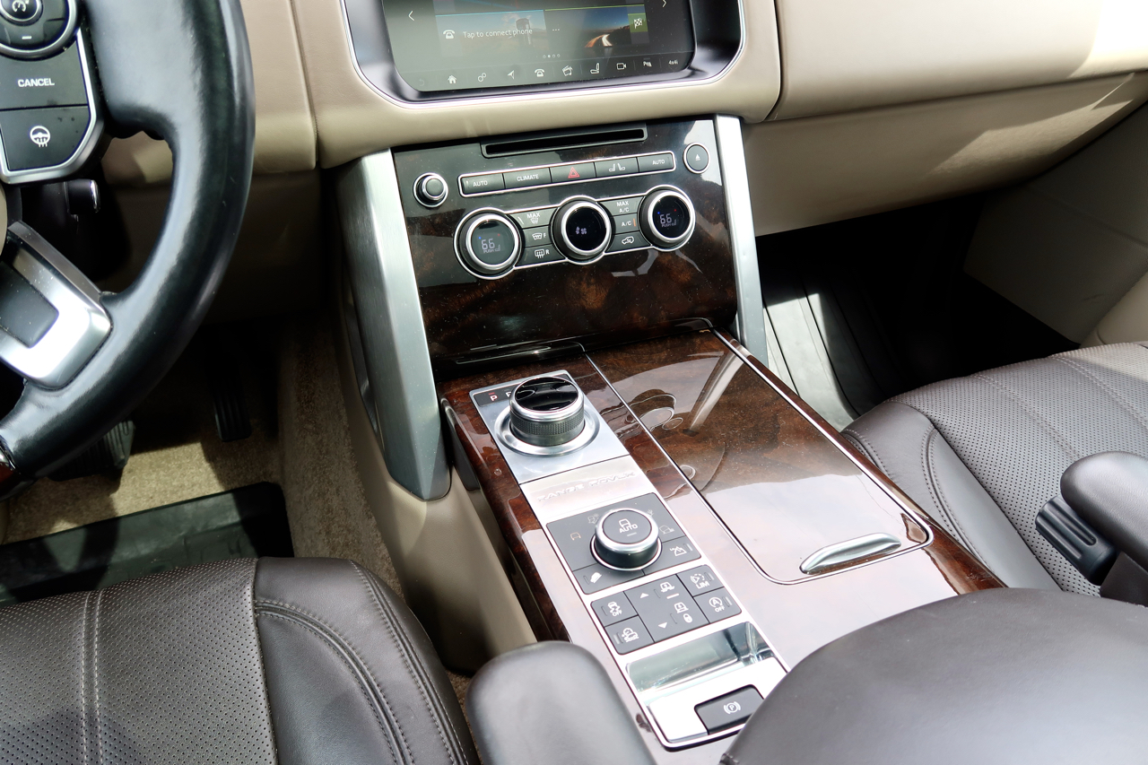 Land Rover Range Rover V6 Supercharged HSE SWB 2017 Land Rover Range Rover V6 Supercharged HSE SWB 2017