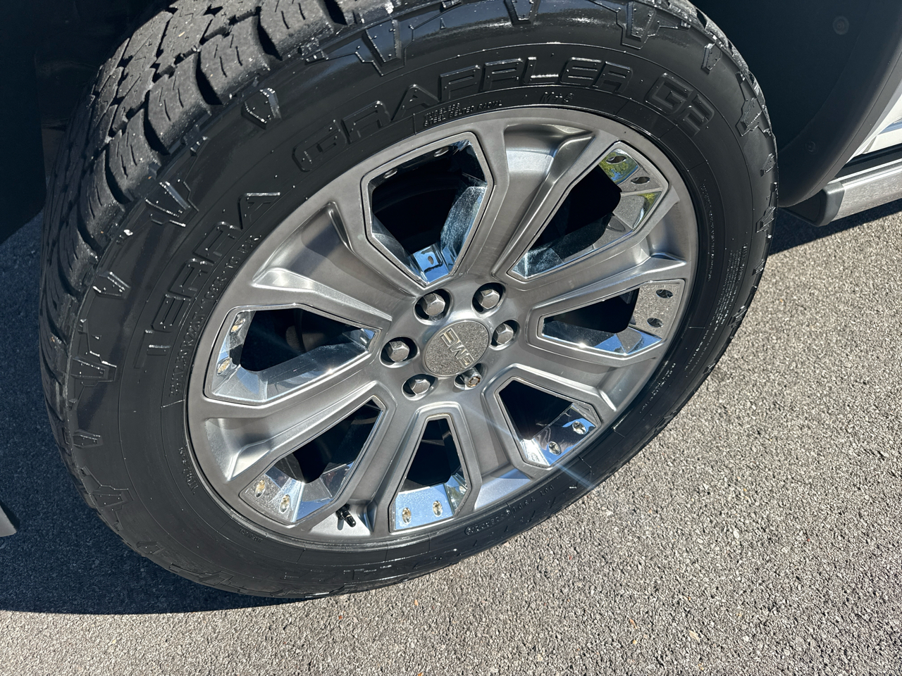 GMC Sierra 1500 4WD Crew Cab 143.5" Denali 2018 GMC Sierra 1500 4WD Crew Cab 143.5" Denali 2018