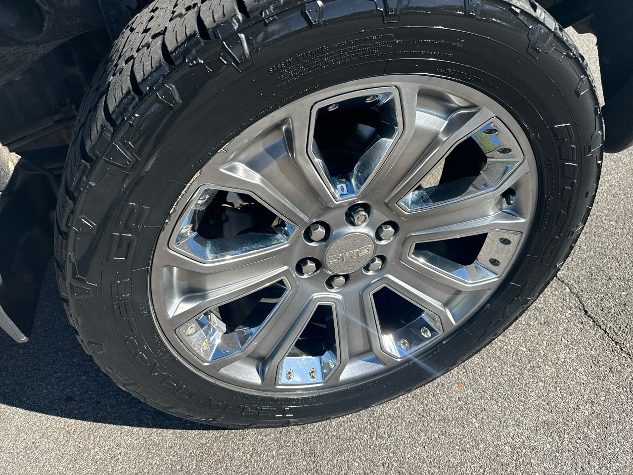 GMC Sierra 1500 4WD Crew Cab 143.5" Denali 2018 GMC Sierra 1500 4WD Crew Cab 143.5" Denali 2018