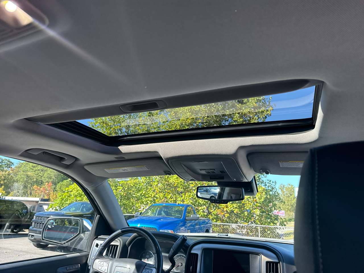 GMC Sierra 1500 4WD Crew Cab 143.5" Denali 2018 GMC Sierra 1500 4WD Crew Cab 143.5" Denali 2018