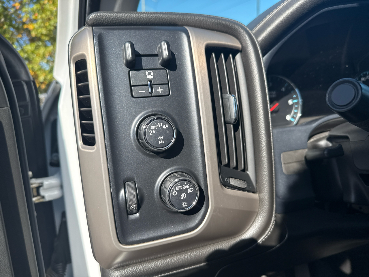 GMC Sierra 1500 4WD Crew Cab 143.5" Denali 2018 GMC Sierra 1500 4WD Crew Cab 143.5" Denali 2018