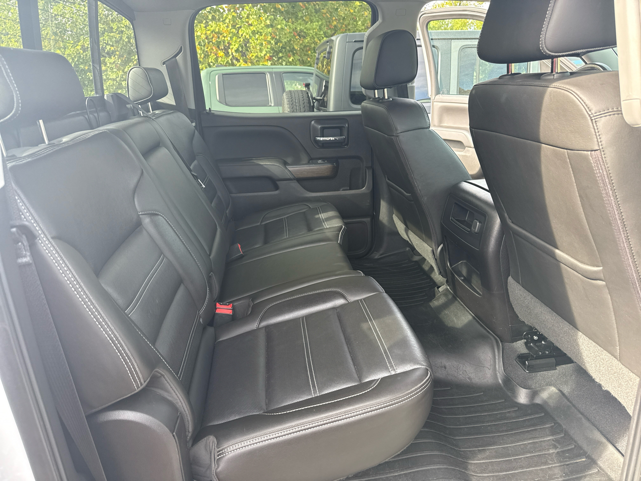 GMC Sierra 1500 4WD Crew Cab 143.5" Denali 2018 GMC Sierra 1500 4WD Crew Cab 143.5" Denali 2018