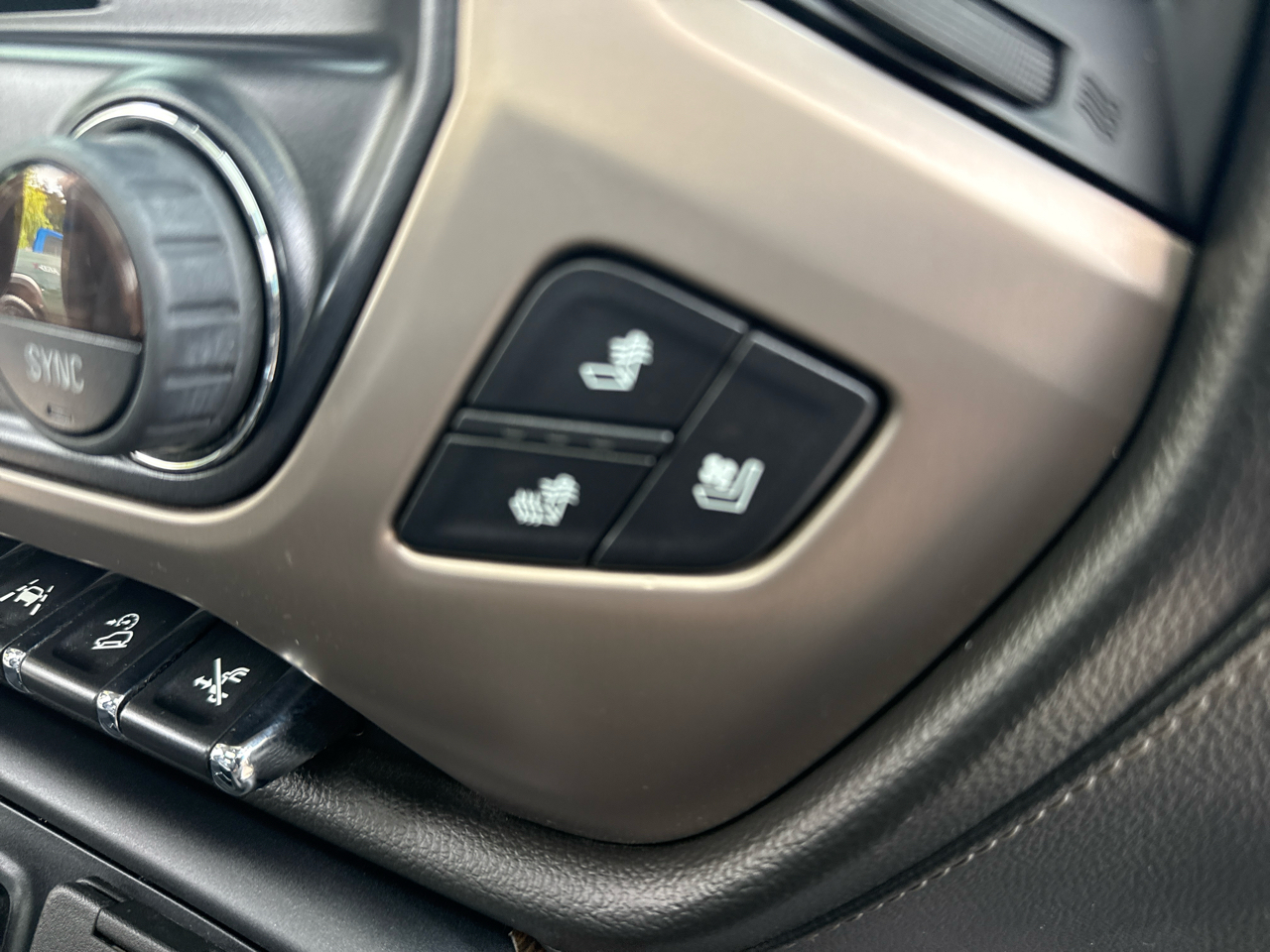 GMC Sierra 1500 4WD Crew Cab 143.5" Denali 2018 GMC Sierra 1500 4WD Crew Cab 143.5" Denali 2018