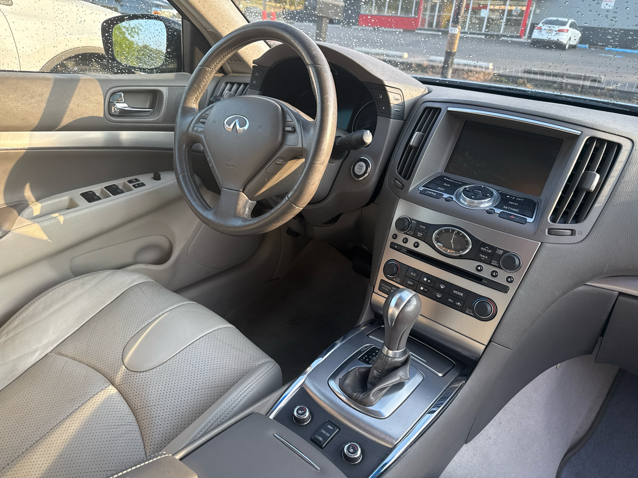 Infiniti G25 Sedan 4dr x AWD 2011 Infiniti G25 Sedan 4dr x AWD 2011